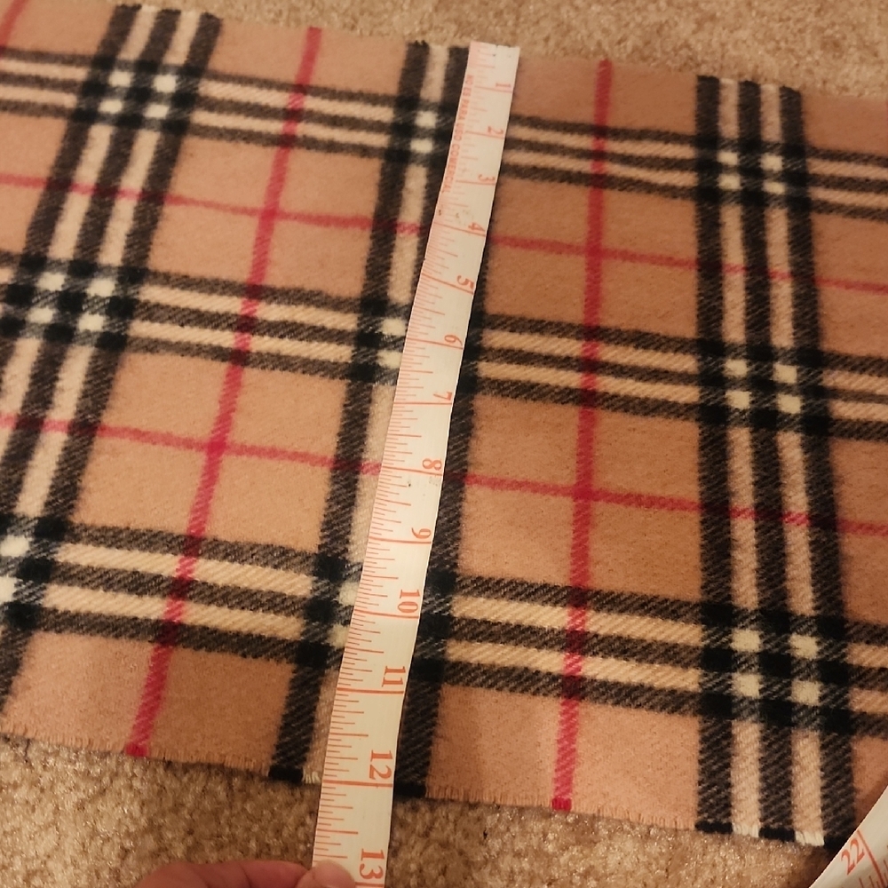 Burberry Lambswood Scarf - Picture 15 of 15